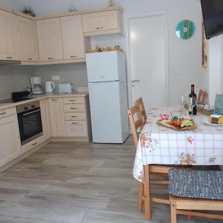George And Danai Holiday home