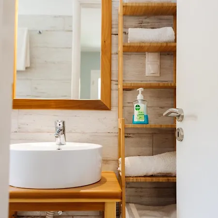 George & Danai Дом отдыха